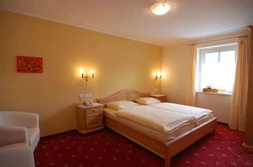 Hotel Goldener Hirsch Reutte Exterior photo